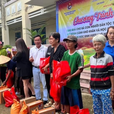 Hoạt động từ thiện