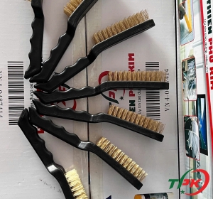 chổi chà gỉ cầm tay nhựa đen