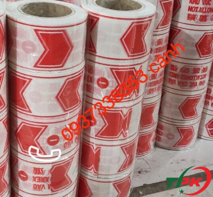 Băng rào cảnh báo màu trắng đỏ